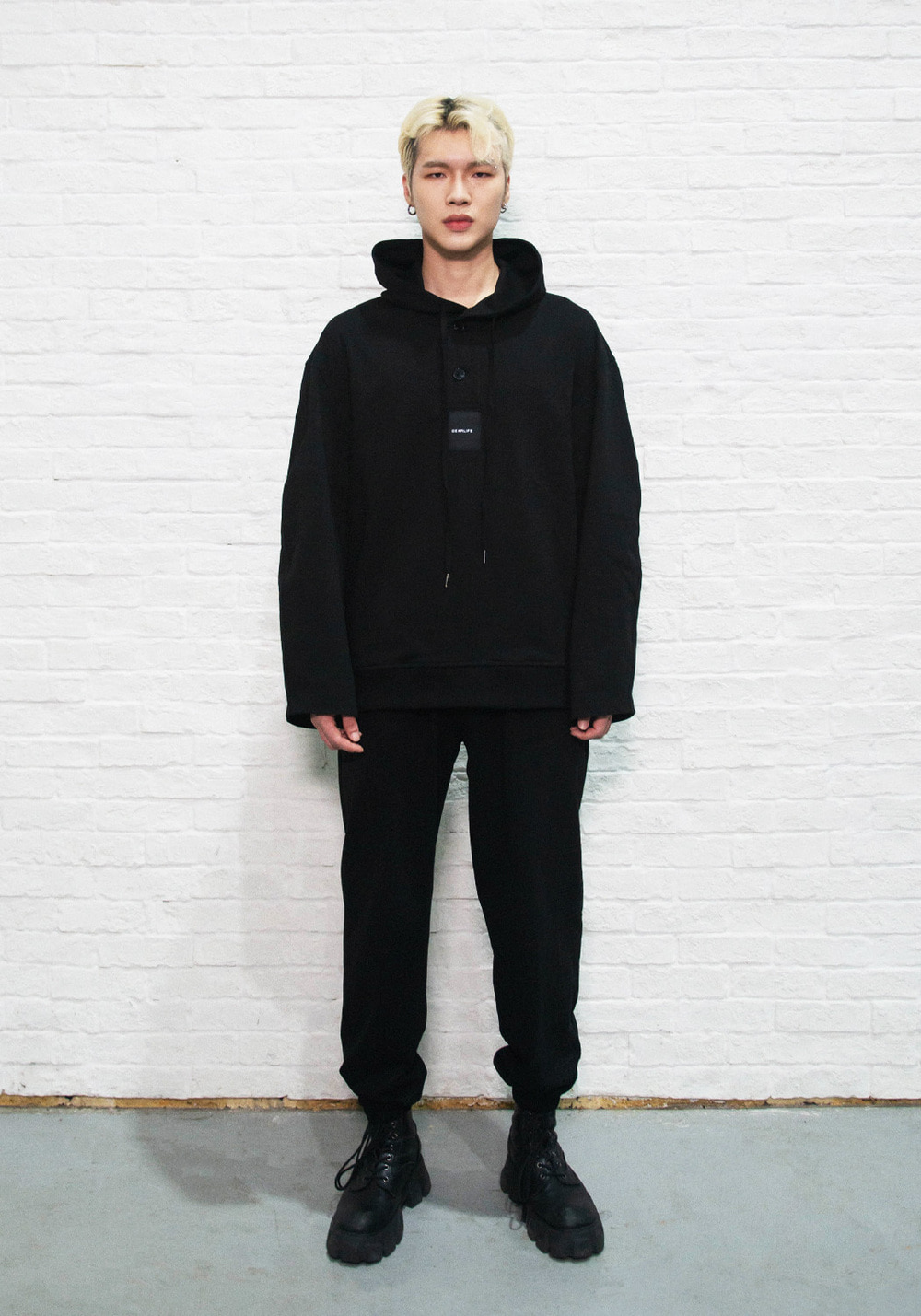 [디어라이프] 오버핏 롱 슬리브 후드 티셔츠 블랙 fashion